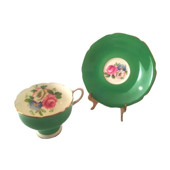 Paragon Teacup Saucer Double Warrant Cabbage Rose Floral Appointment Queen Mary - Picture 1 of 6